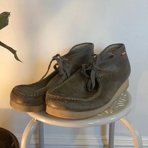 Brown Clarks Wallabees